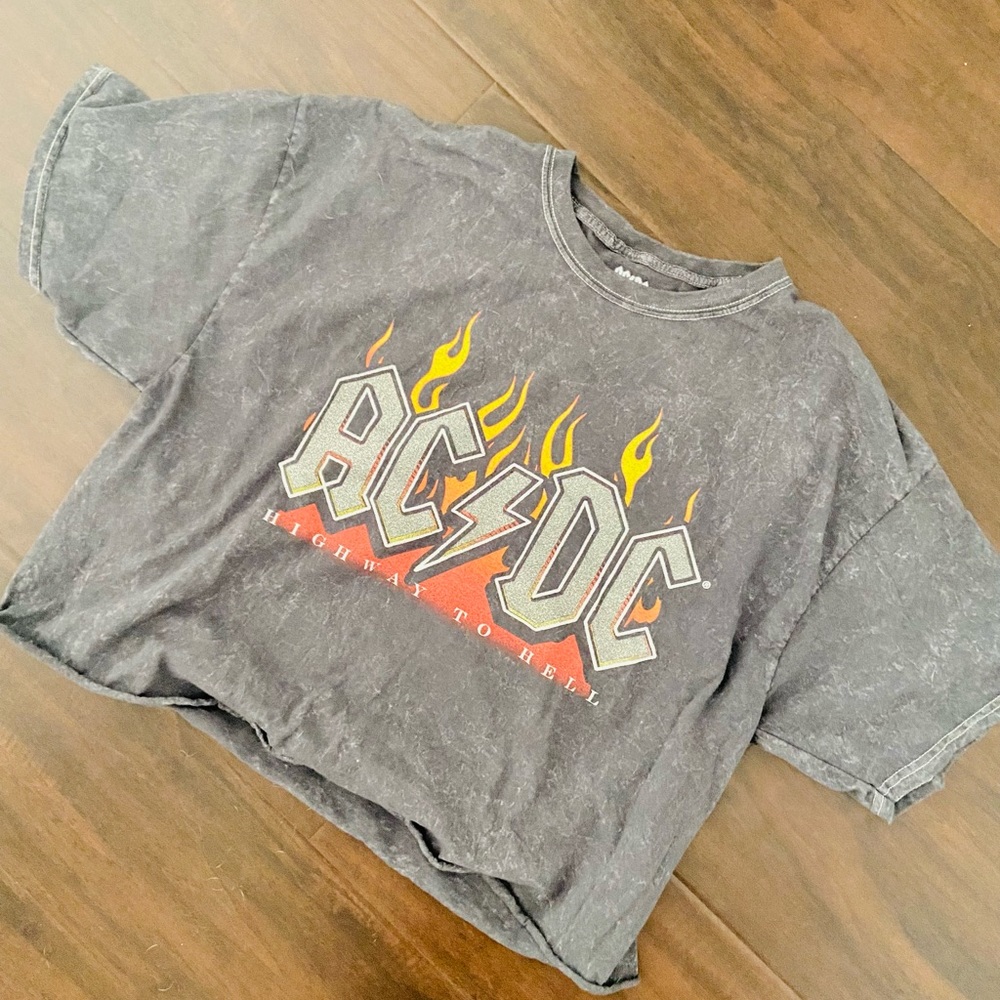 AC/DC CROP TEE